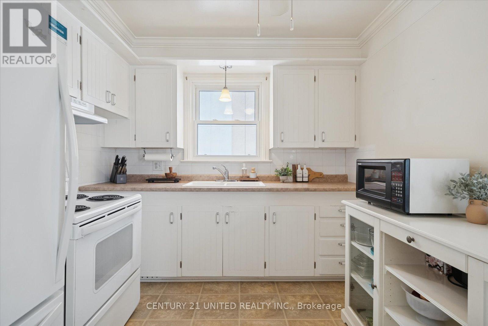 420 Mckellar Street, Peterborough (Otonabee Ward 1), Ontario  K9J 7C1 - Photo 12 - X12677476