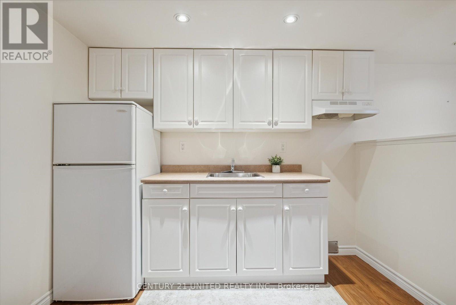 420 Mckellar Street, Peterborough (Otonabee Ward 1), Ontario  K9J 7C1 - Photo 26 - X12677476