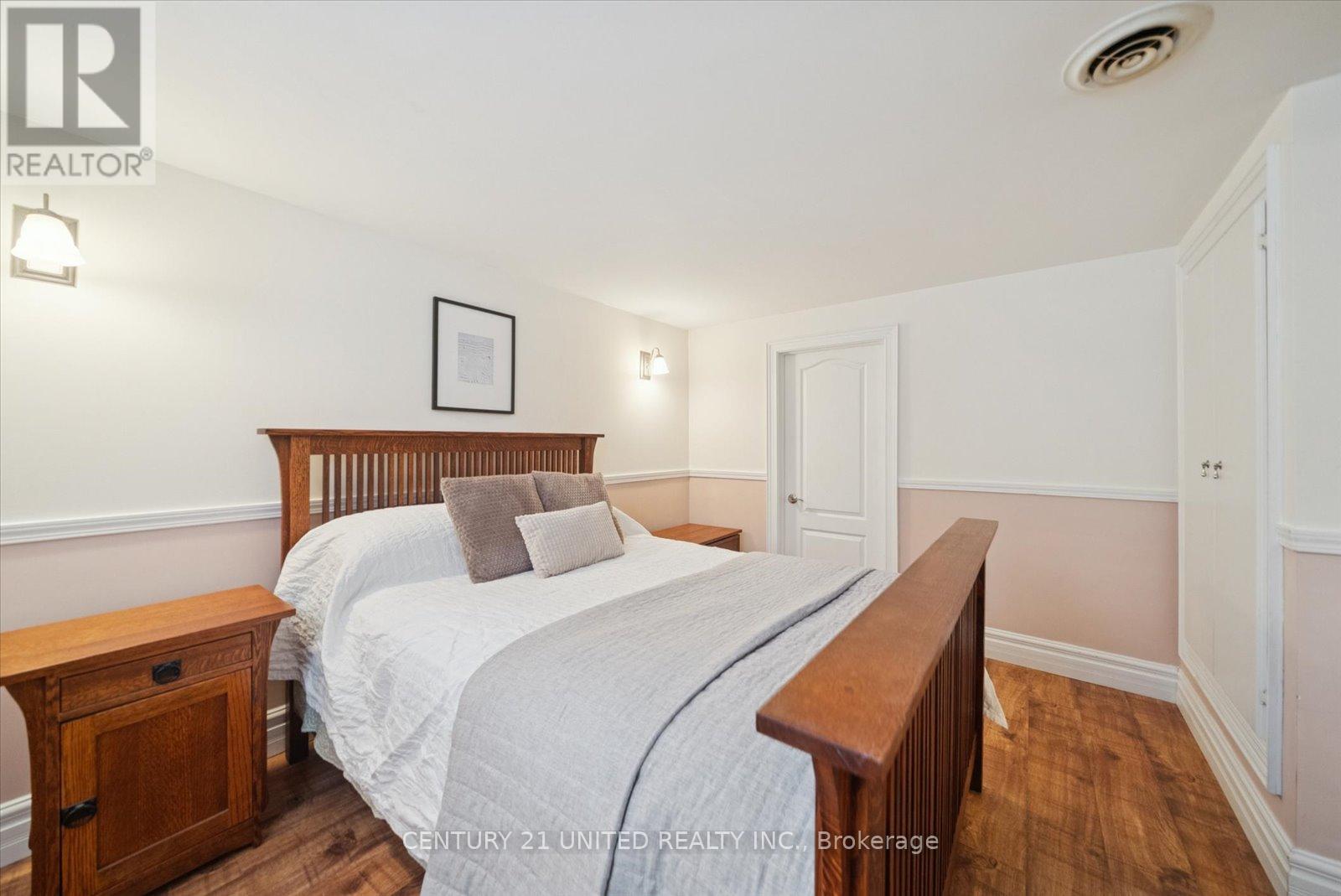 420 Mckellar Street, Peterborough (Otonabee Ward 1), Ontario  K9J 7C1 - Photo 30 - X12677476