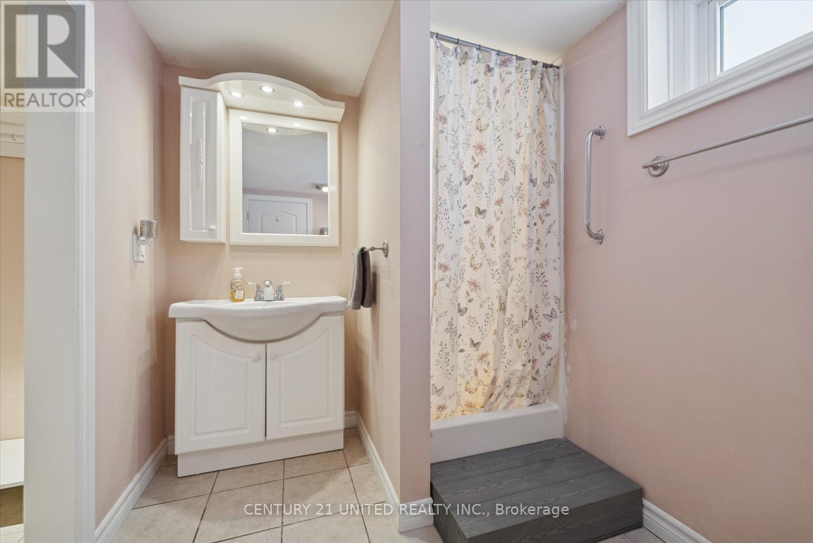 420 Mckellar Street, Peterborough (Otonabee Ward 1), Ontario  K9J 7C1 - Photo 32 - X12677476