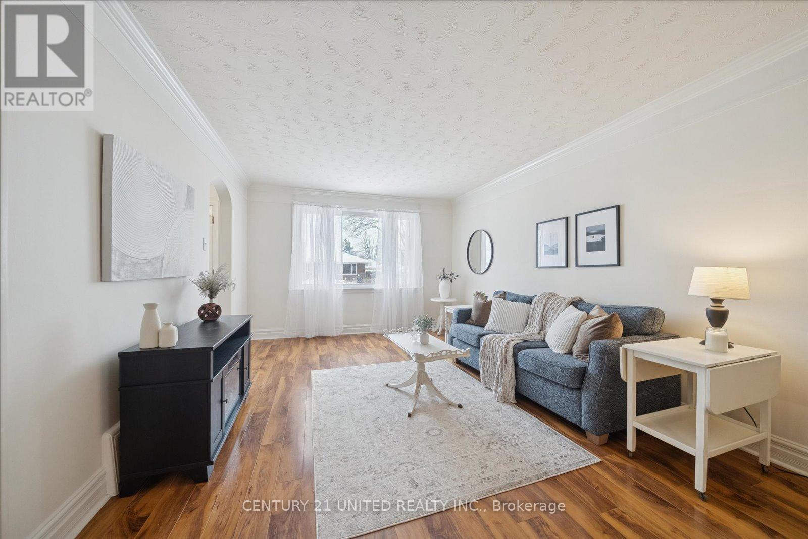 420 Mckellar Street, Peterborough (Otonabee Ward 1), Ontario  K9J 7C1 - Photo 5 - X12677476