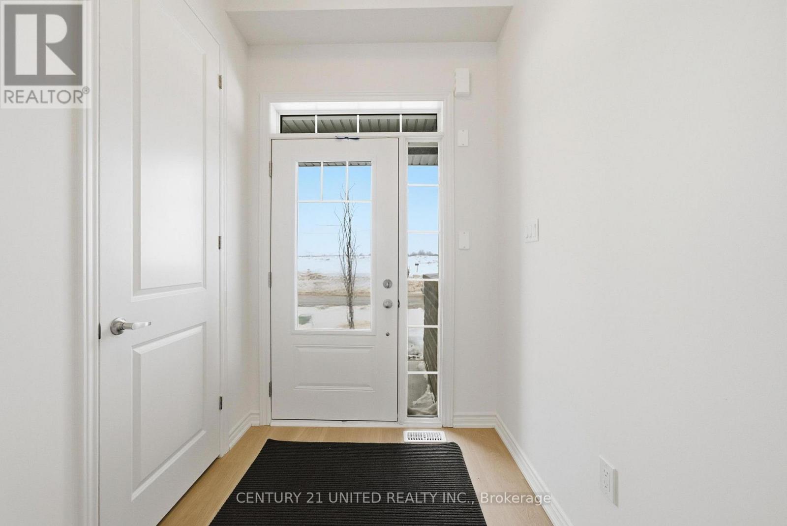 66 Sanderson Drive, Kawartha Lakes (Lindsay), Ontario  K9V 0S7 - Photo 4 - X12677578