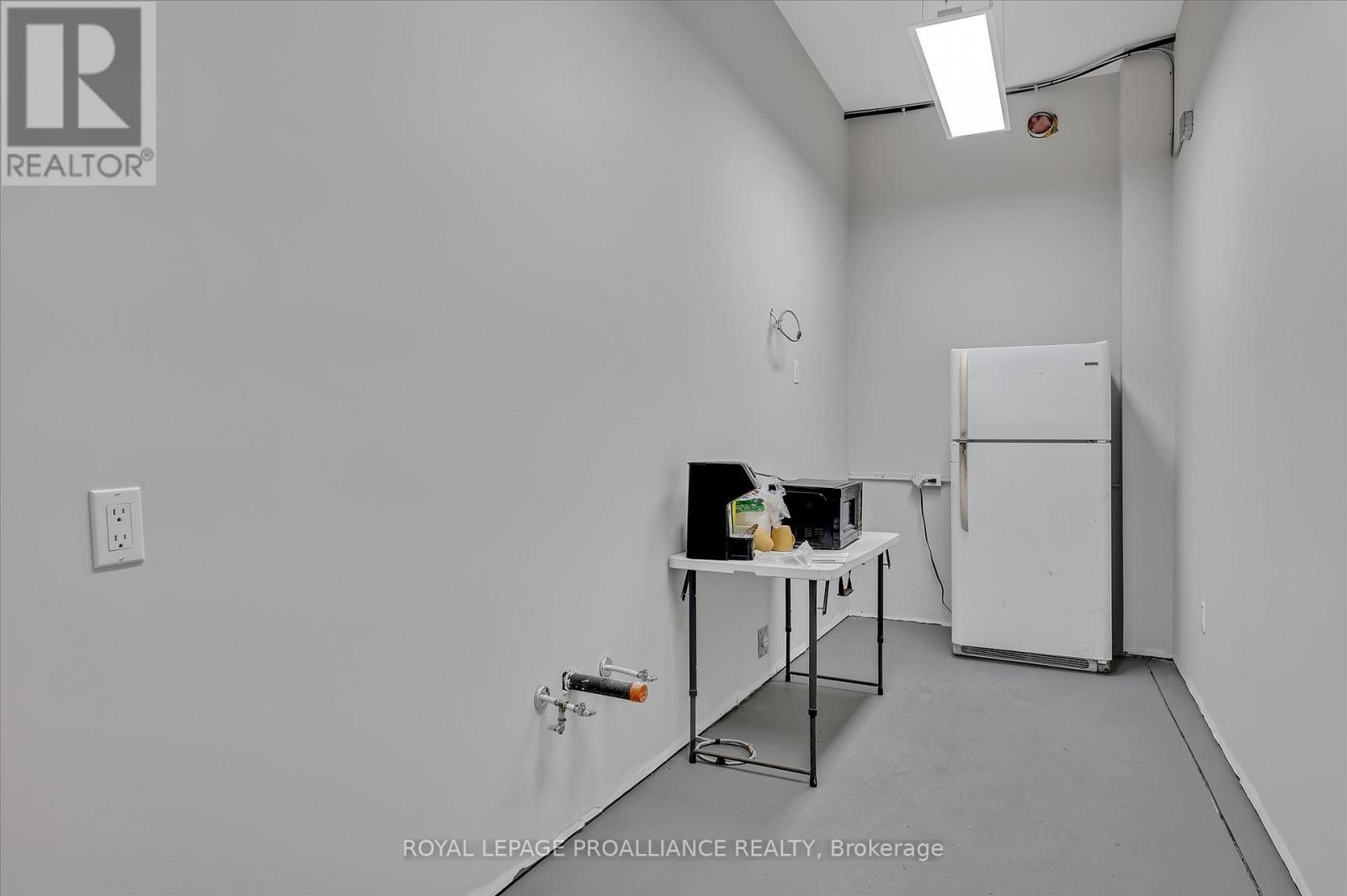 255 Mcdonnel Street S, Peterborough (Town Ward 3), Ontario  K9H 2W2 - Photo 16 - X12677728