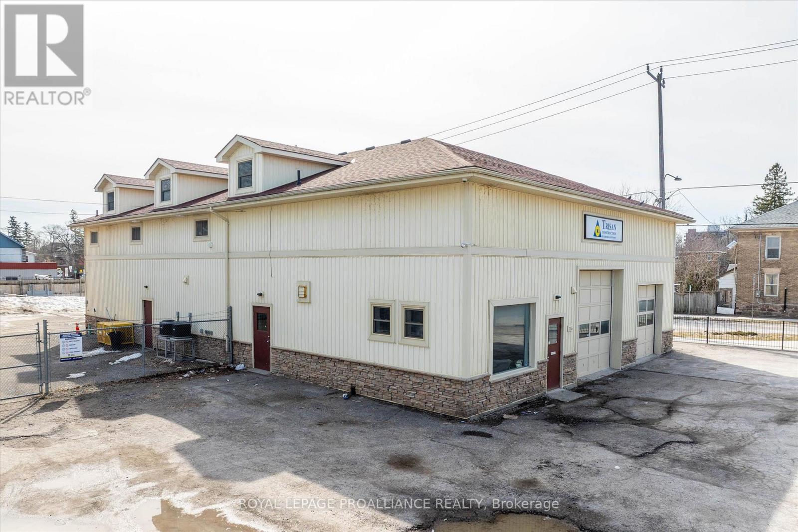 255 Mcdonnel Street S, Peterborough (Town Ward 3), Ontario  K9H 2W2 - Photo 8 - X12677728