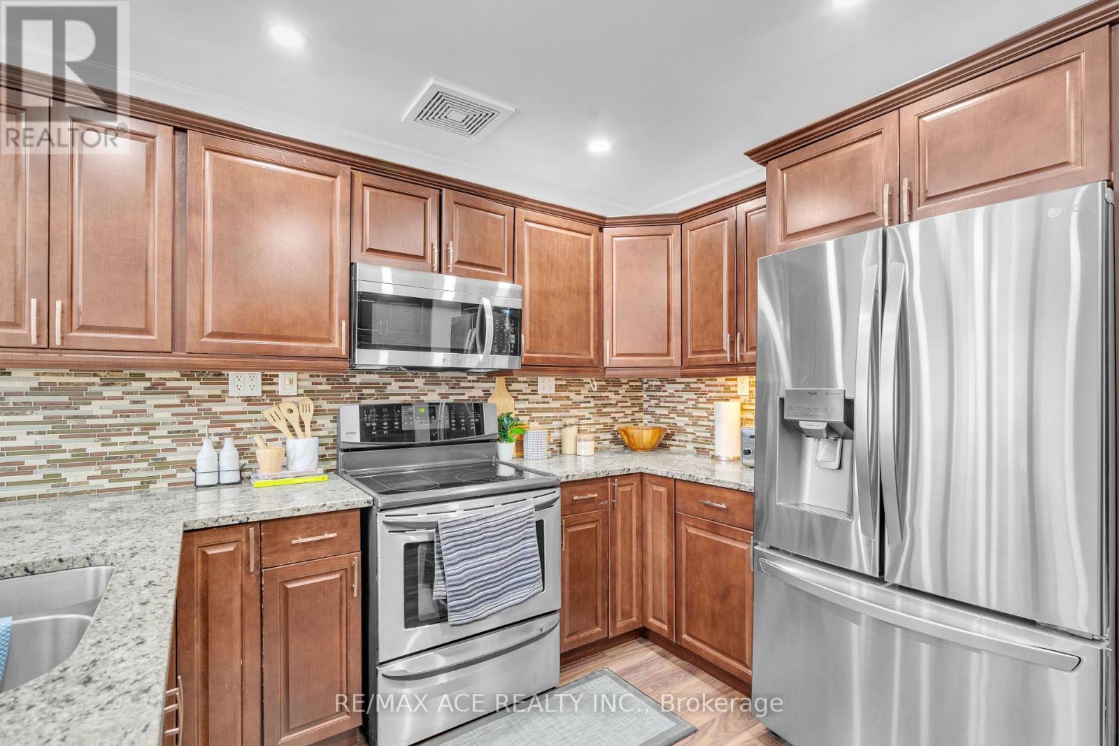 52 Foster Creek Drive, Clarington (Newcastle), Ontario  L1B 1G4 - Photo 18 - E12677834