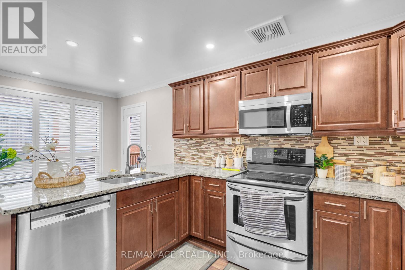 52 Foster Creek Drive, Clarington (Newcastle), Ontario  L1B 1G4 - Photo 19 - E12677834