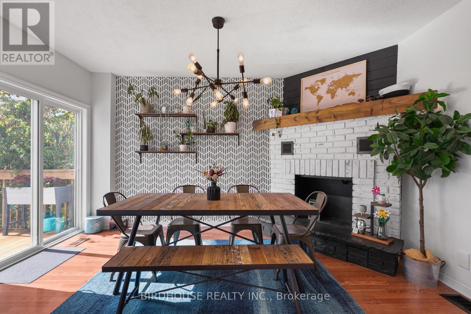 56 Champlain Boulevard, Kawartha Lakes (Lindsay), Ontario  K9V 4R1 - Photo 5 - X12679544