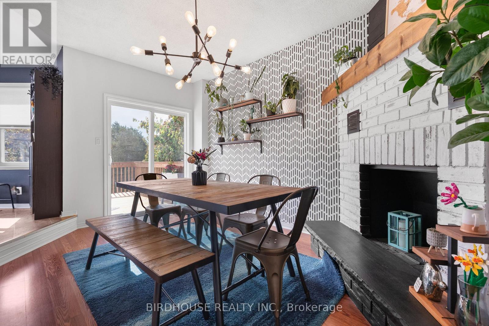 56 Champlain Boulevard, Kawartha Lakes (Lindsay), Ontario  K9V 4R1 - Photo 6 - X12679544