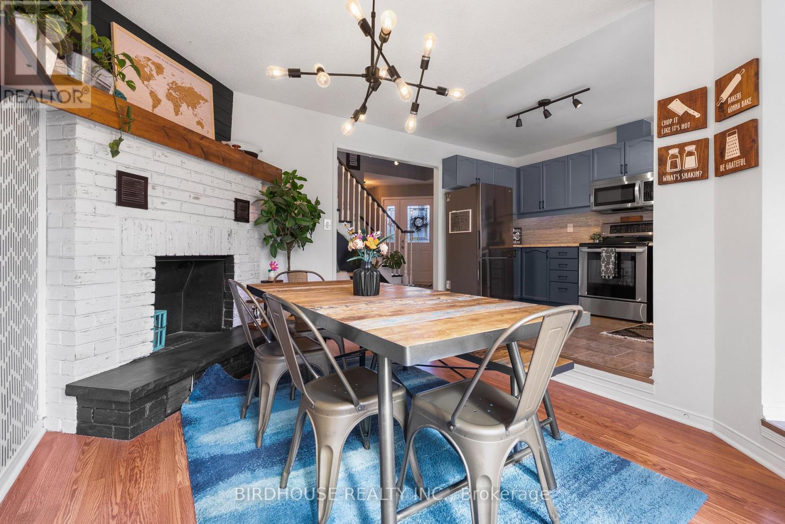 56 Champlain Boulevard, Kawartha Lakes (Lindsay), Ontario  K9V 4R1 - Photo 7 - X12679544