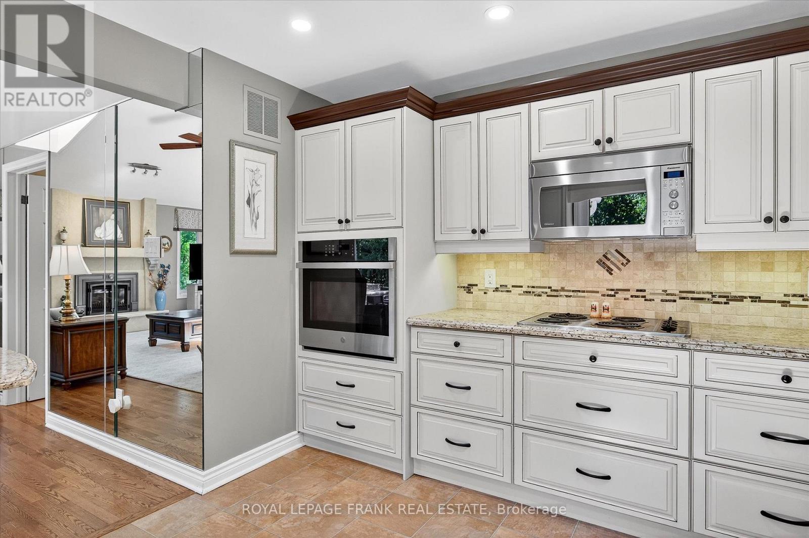 1162 Summit Drive, Peterborough (Otonabee Ward 1), Ontario  K9J 8A7 - Photo 11 - X12679756