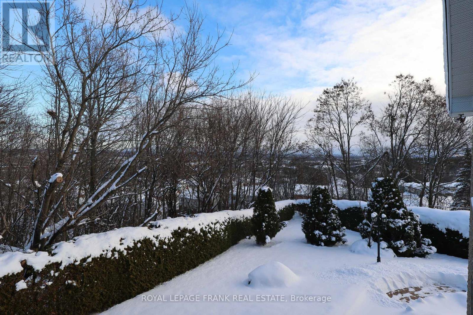 1162 Summit Drive, Peterborough (Otonabee Ward 1), Ontario  K9J 8A7 - Photo 2 - X12679756