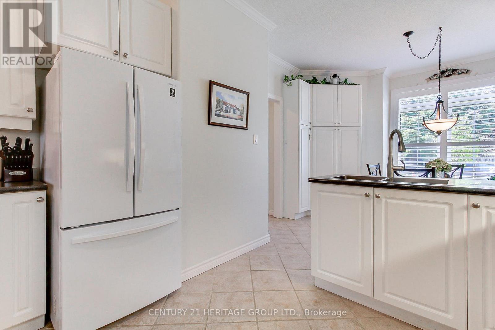 28 - 174 Lindsay Street N, Kawartha Lakes (Lindsay), Ontario  K9V 0A3 - Photo 8 - X12679888