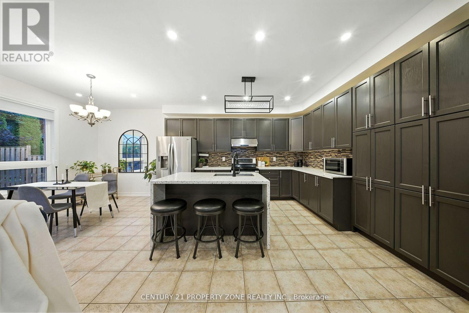 652 Tully Crescent, Peterborough (Monaghan Ward 2), Ontario  K9K 0A9 - Photo 4 - X12680562