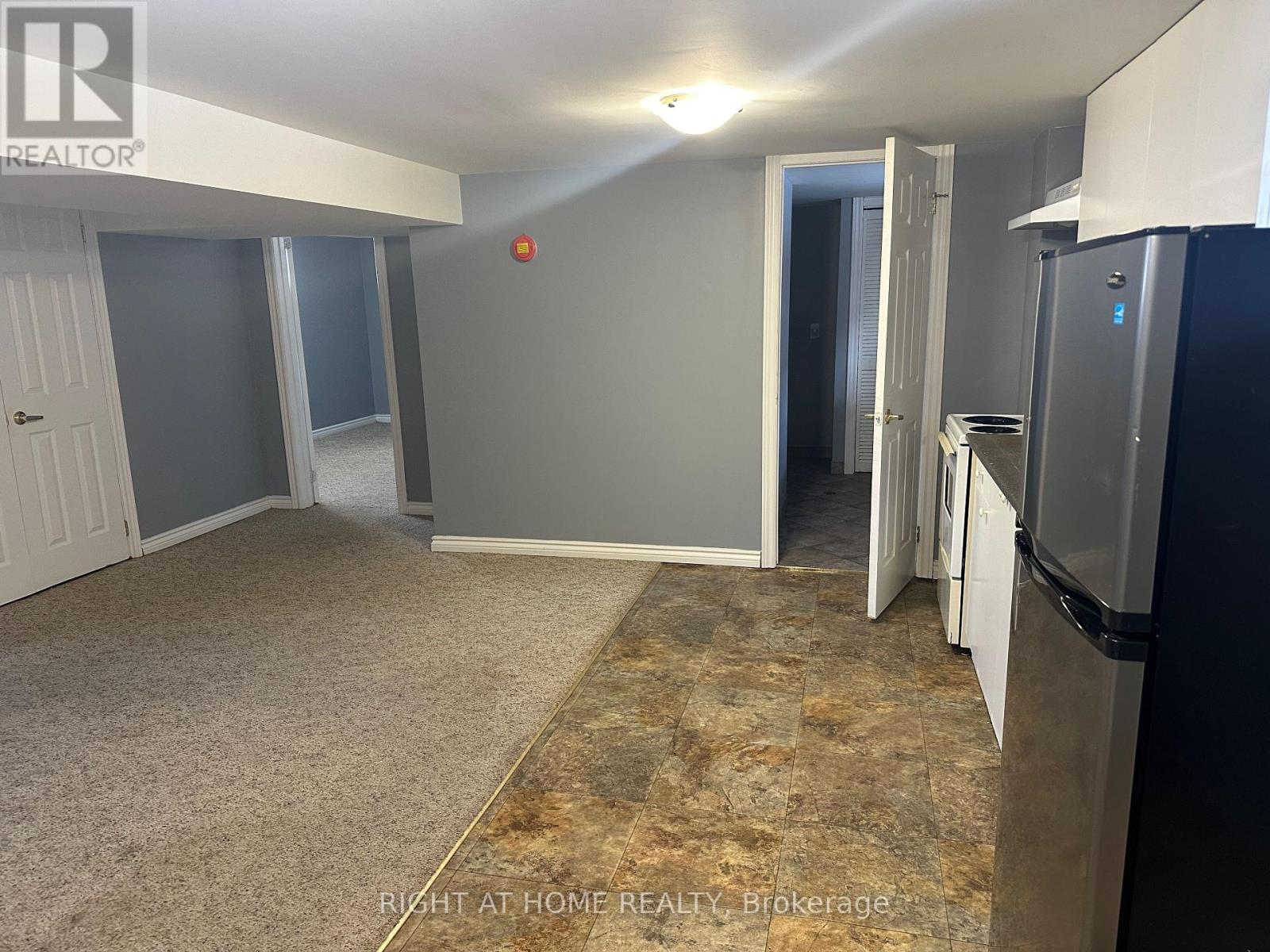 563 Mccannan Avenue, Peterborough (Town Ward 3), Ontario  K9J 4J7 - Photo 20 - X12681616