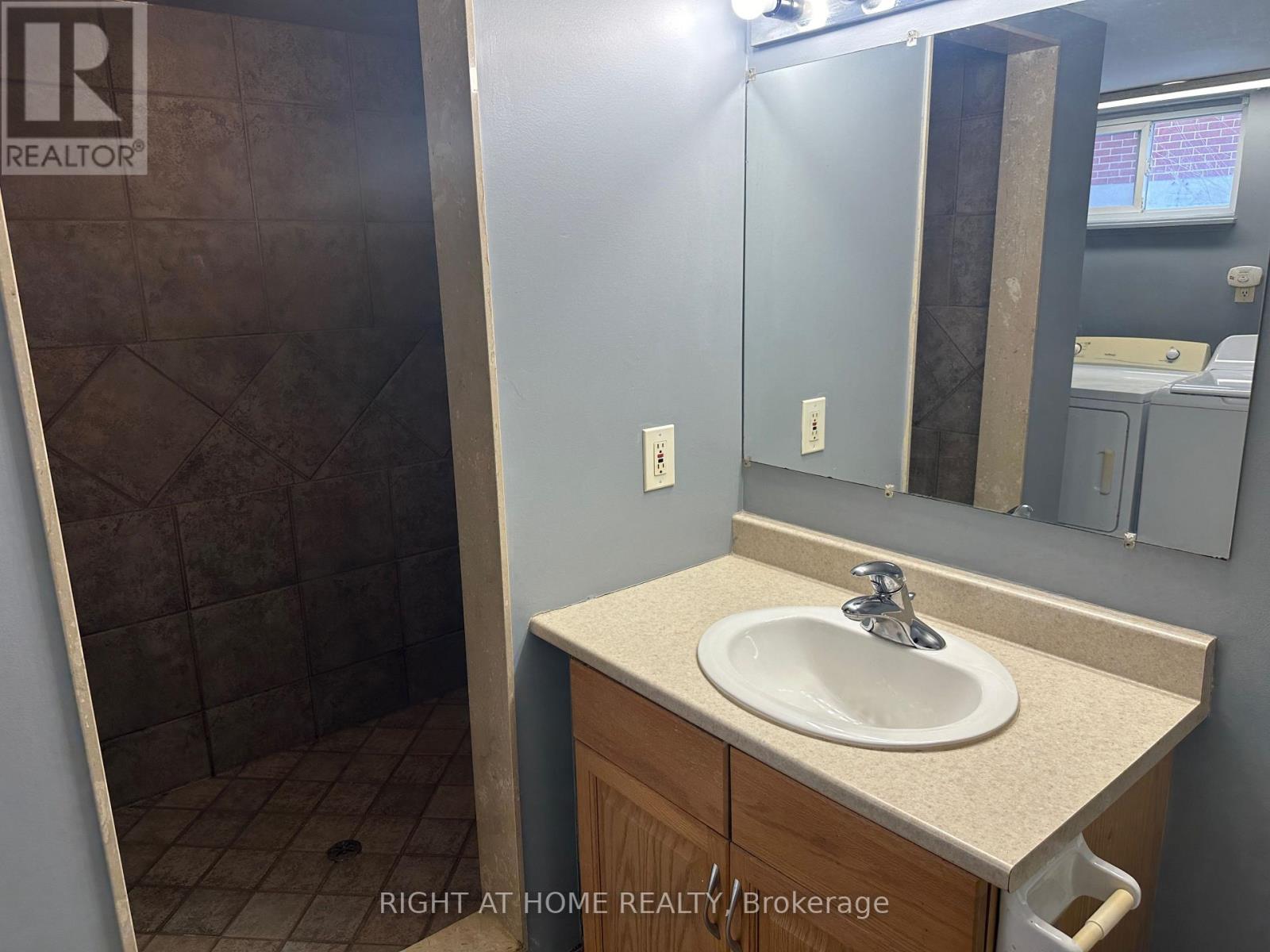 563 Mccannan Avenue, Peterborough (Town Ward 3), Ontario  K9J 4J7 - Photo 24 - X12681616