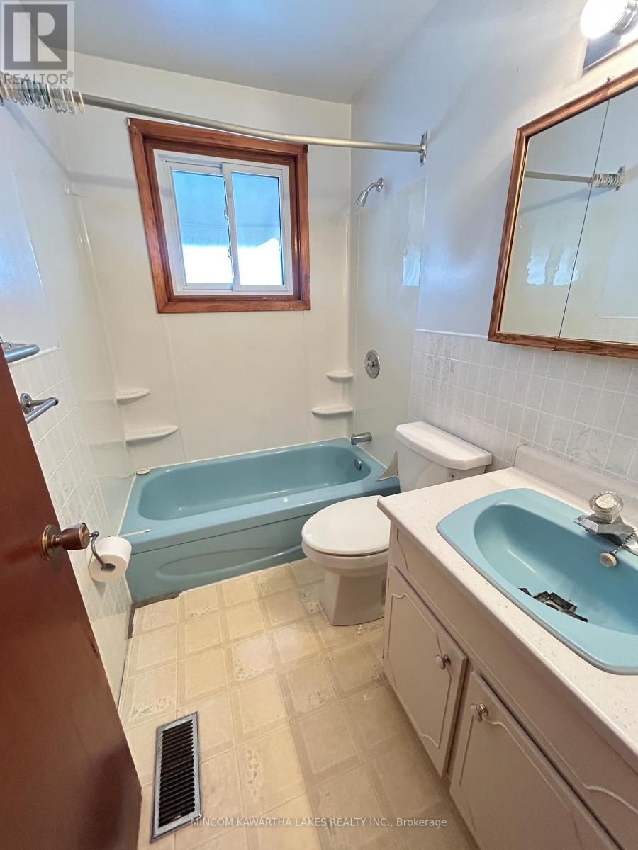 707 Otonabee Drive, Peterborough (Ashburnham Ward 4), Ontario  K9J 7P8 - Photo 11 - X12681738