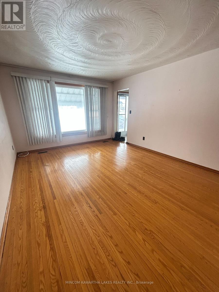 707 Otonabee Drive, Peterborough (Ashburnham Ward 4), Ontario  K9J 7P8 - Photo 5 - X12681738