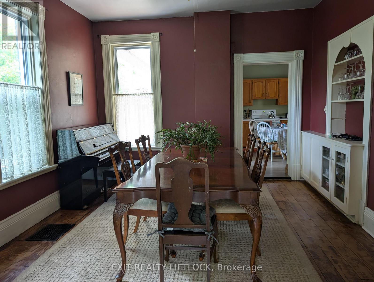 629 Aylmer Street N, Peterborough (Town Ward 3), Ontario  K9H 3X2 - Photo 13 - X12682316