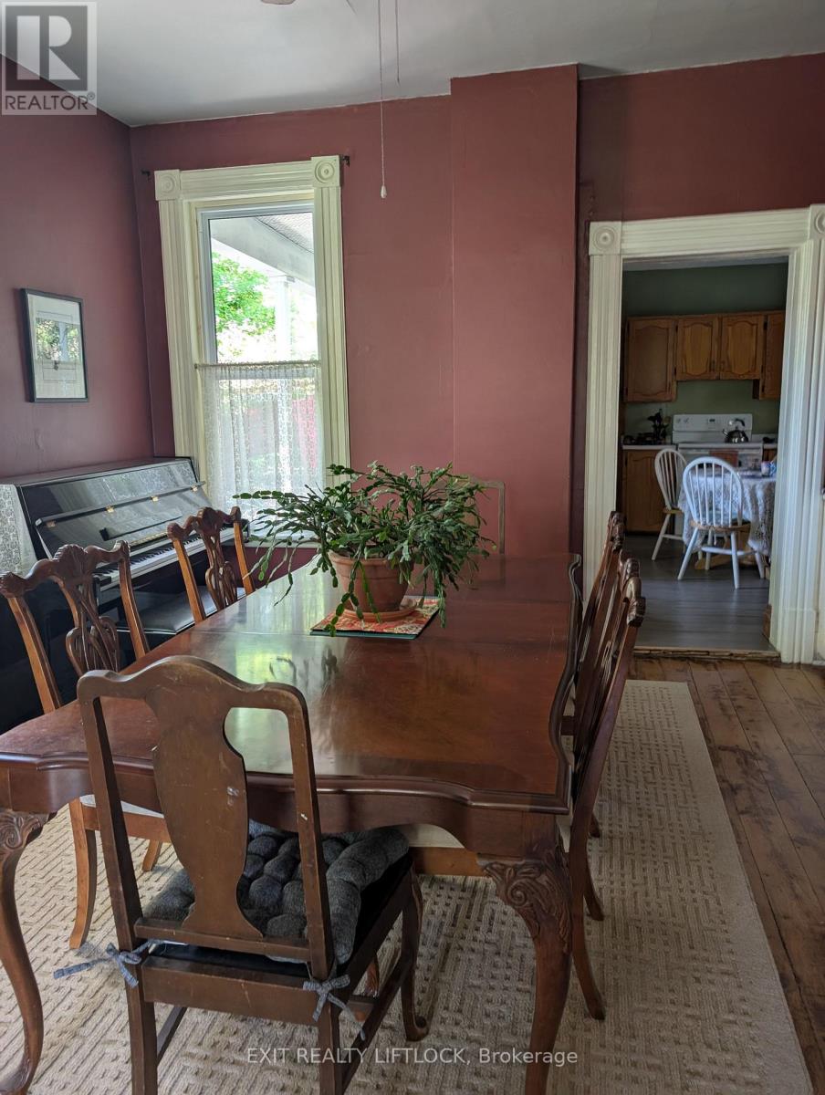 629 Aylmer Street N, Peterborough (Town Ward 3), Ontario  K9H 3X2 - Photo 17 - X12682316