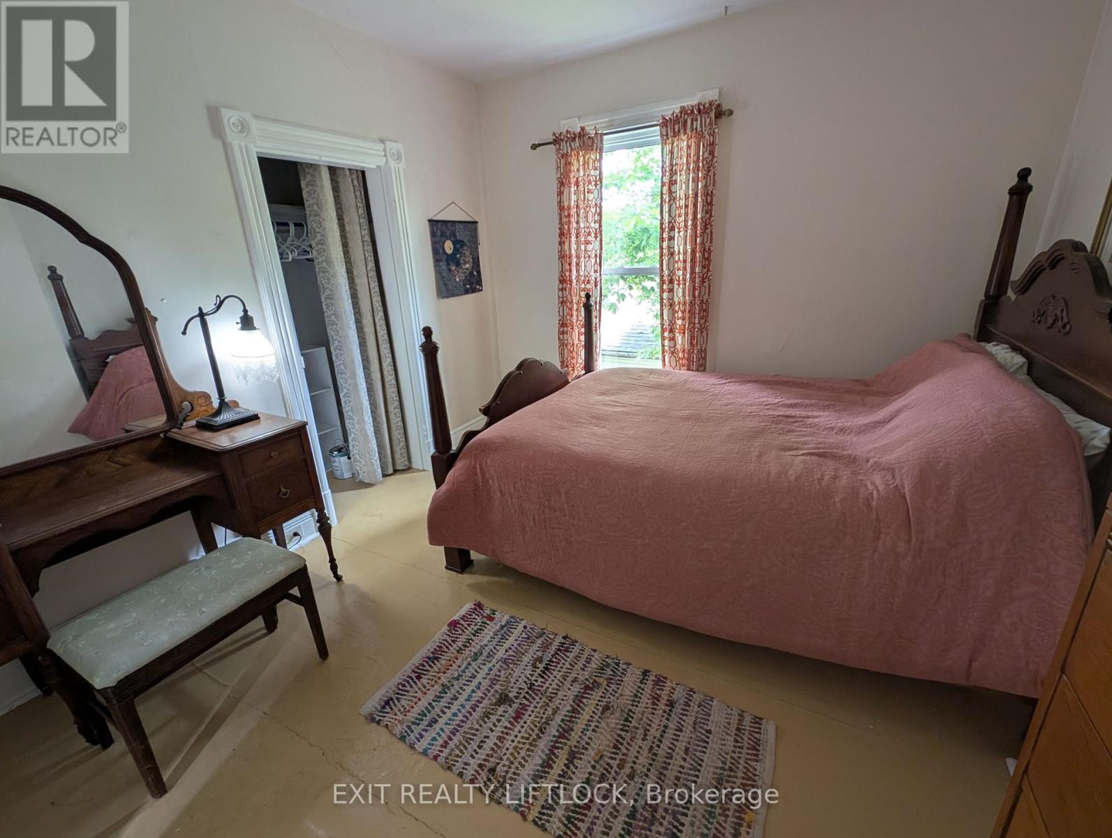 629 Aylmer Street N, Peterborough (Town Ward 3), Ontario  K9H 3X2 - Photo 5 - X12682316