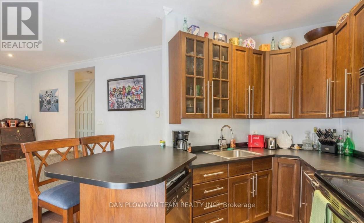 16 Inverlea Street, Peterborough (Northcrest Ward 5), Ontario  K9H 5P9 - Photo 6 - X12682486