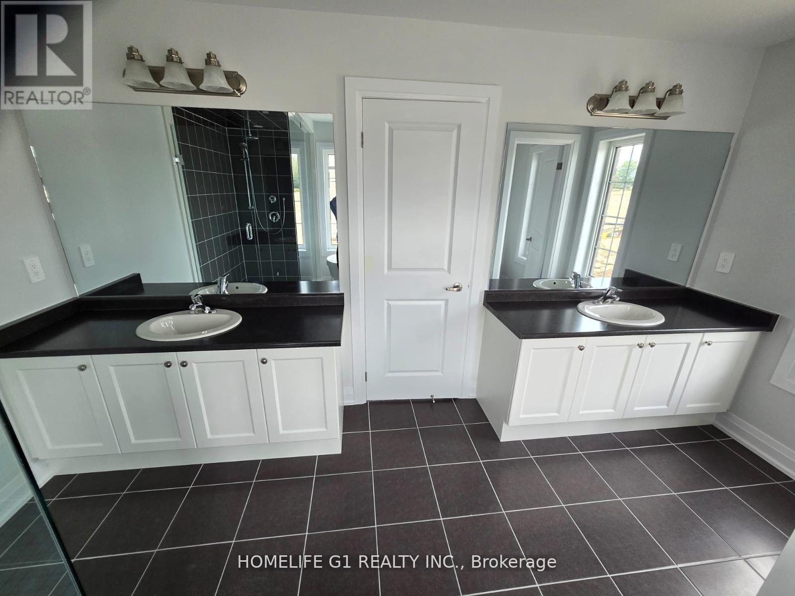 165 St Joseph Drive, Kawartha Lakes (Lindsay), Ontario  K9V 0R8 - Photo 8 - X12684346