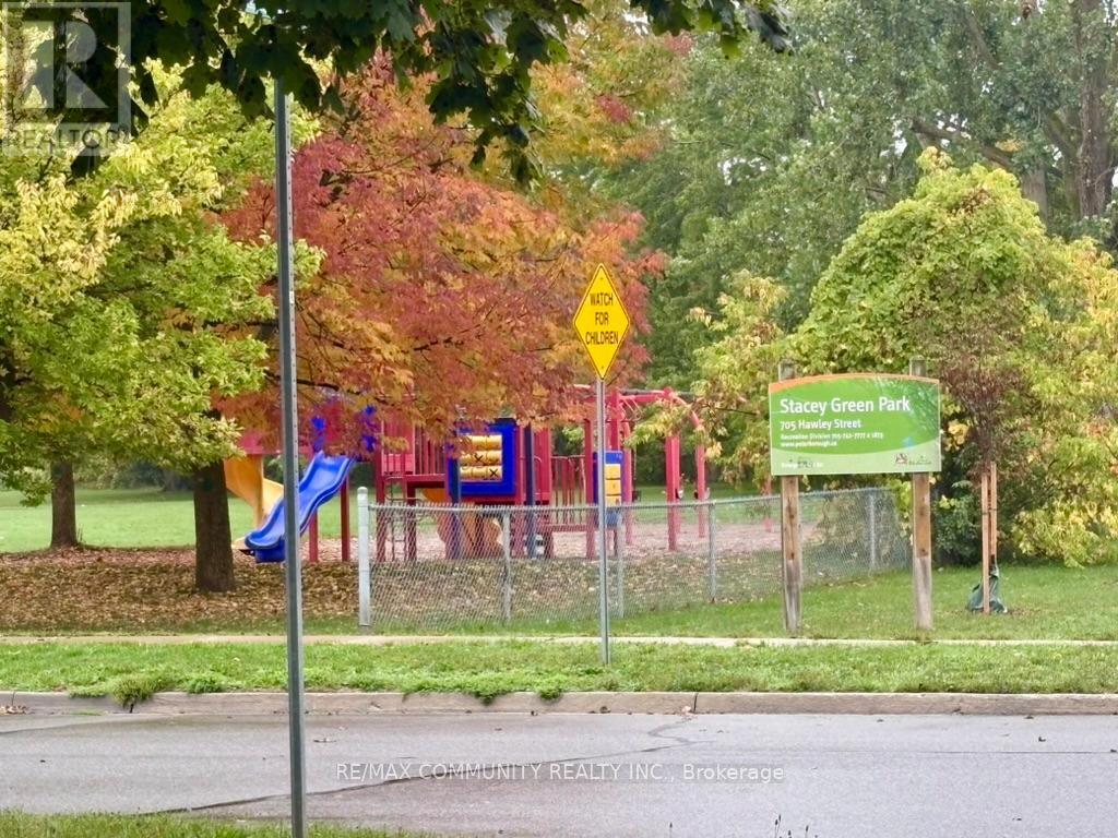 Bsmt - 693 Hawley Street, Peterborough (Otonabee Ward 1), Ontario  K9J 4C7 - Photo 7 - X12684818