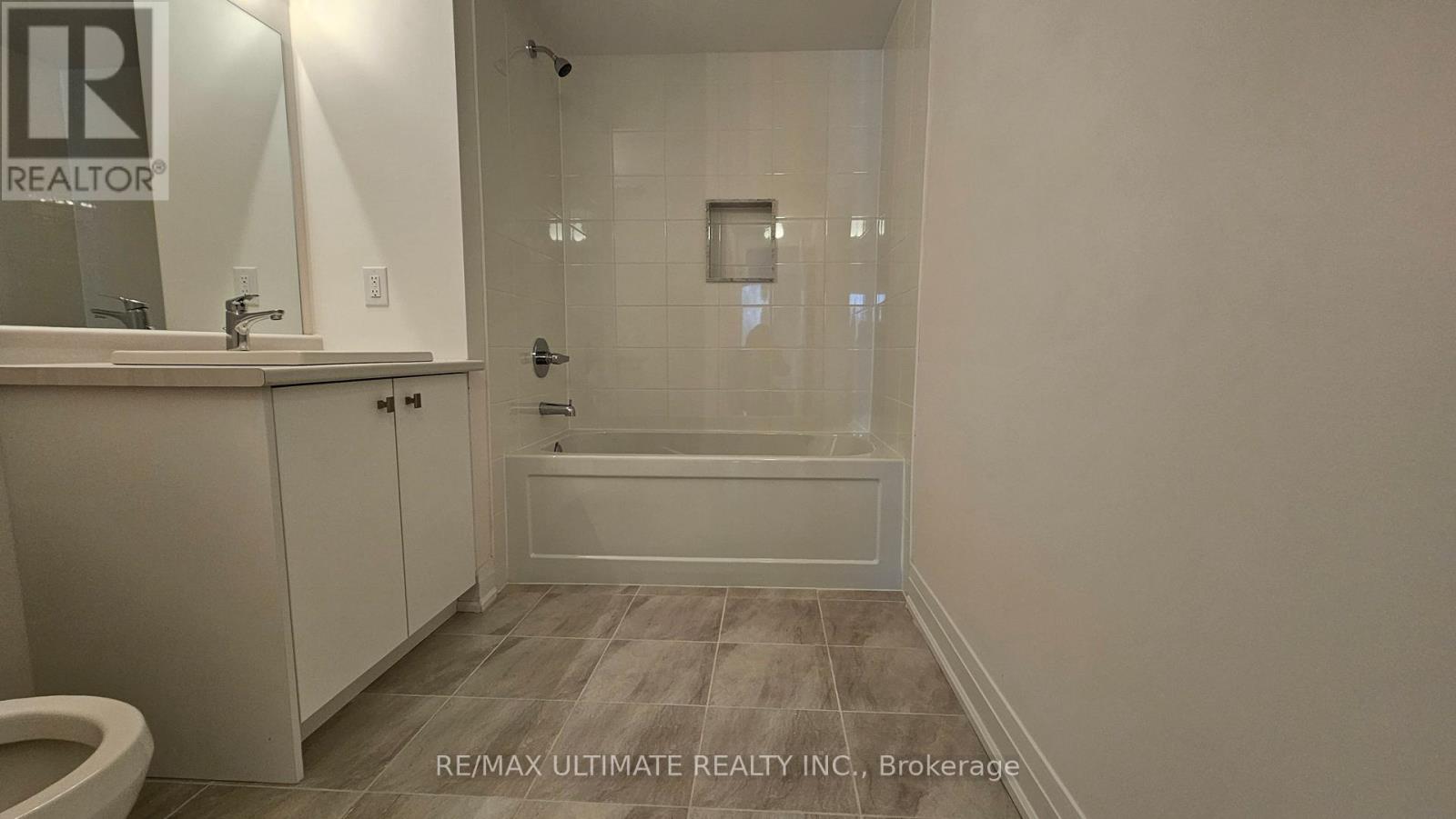 75 Marret Lane, Clarington (Newcastle), Ontario  L1B 1J2 - Photo 6 - E12684912