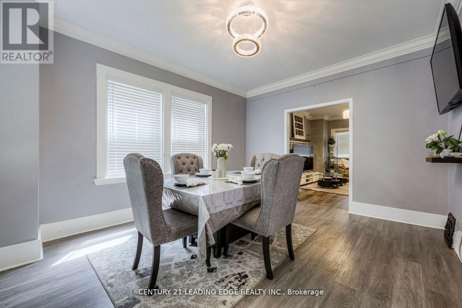 214 Aylmer Street, Peterborough (Town Ward 3), Ontario  K9J 3K4 - Photo 4 - X12684970