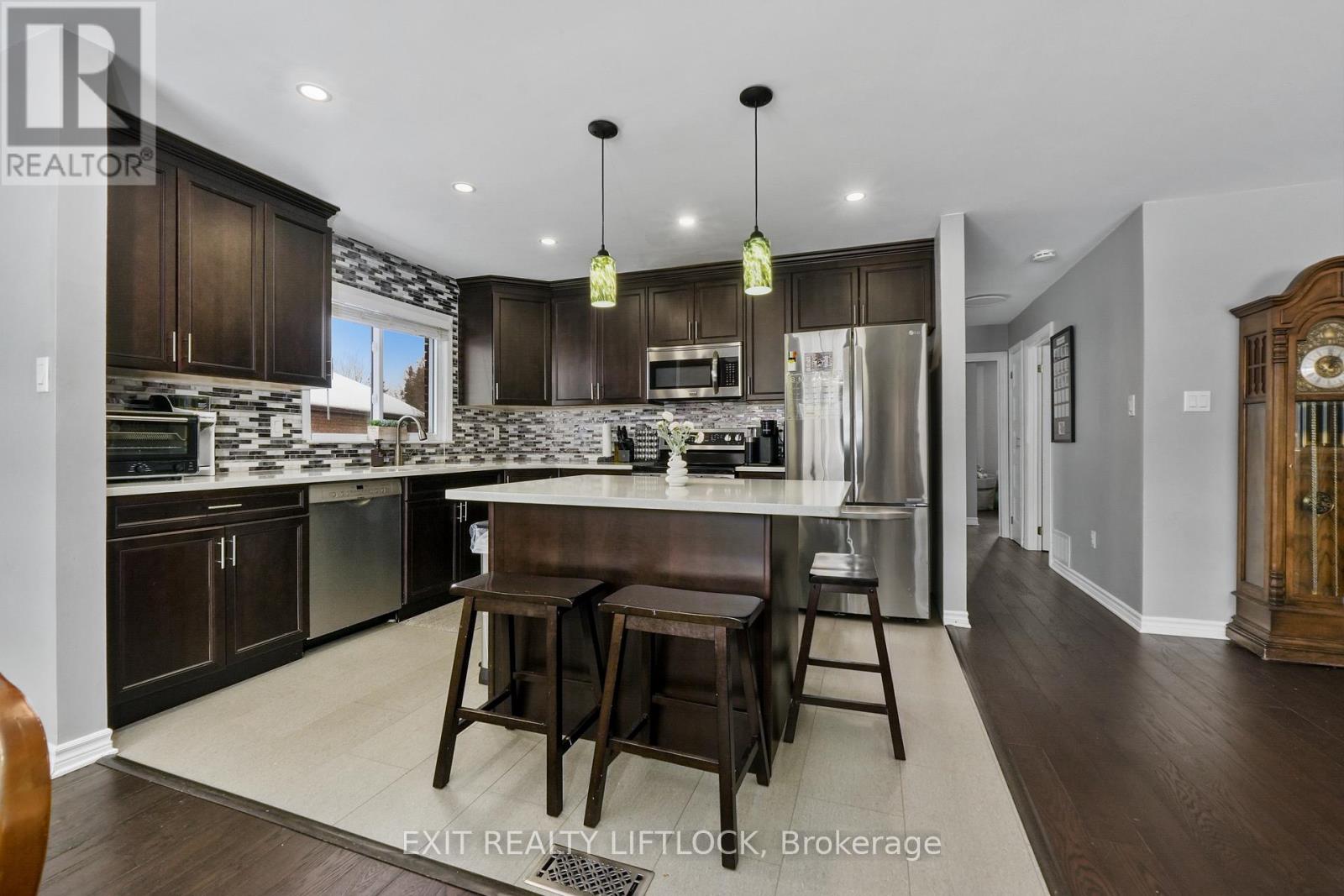 1856 Mapleridge Drive, Peterborough (Monaghan Ward 2), Ontario  K9K 1P9 - Photo 12 - X12686174