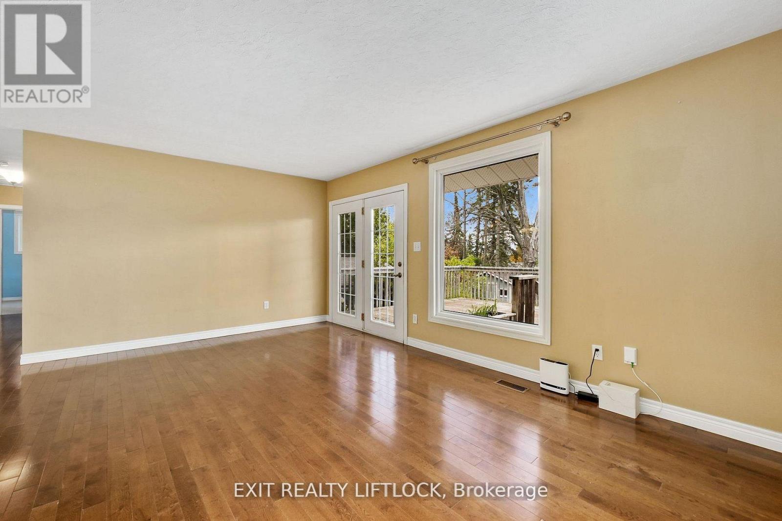 1252 Royal Drive, Peterborough (Northcrest Ward 5), Ontario  K9H 6R5 - Photo 10 - X12686190