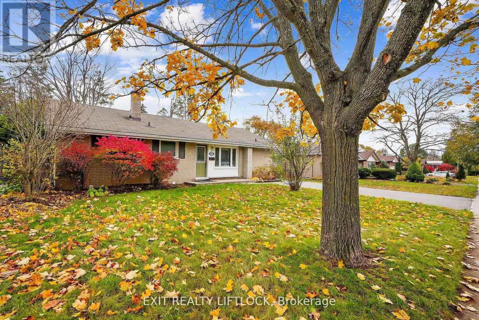 1252 Royal Drive, Peterborough (Northcrest Ward 5), Ontario  K9H 6R5 - Photo 2 - X12686190