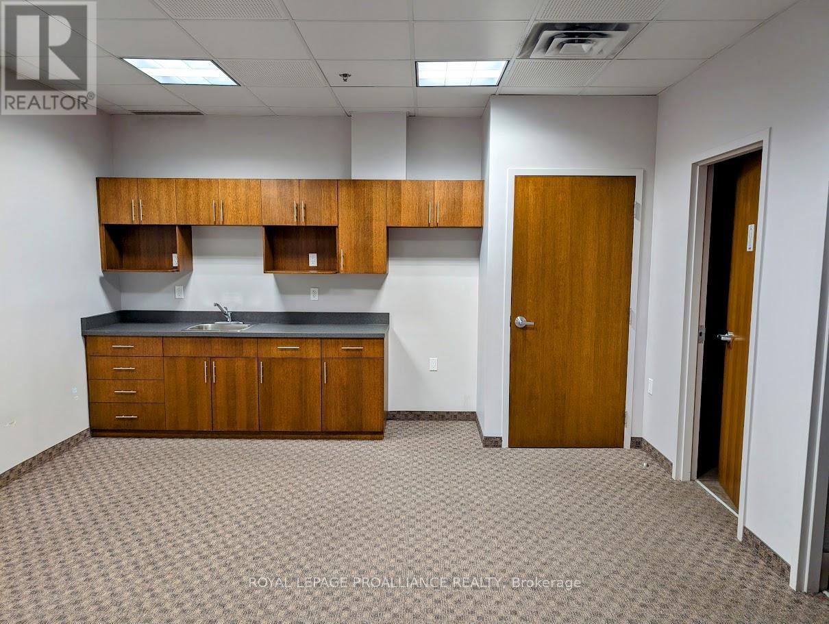 1b - 165 Sherbrooke Street, Peterborough (Town Ward 3), Ontario  K9J 2N2 - Photo 2 - X12686234