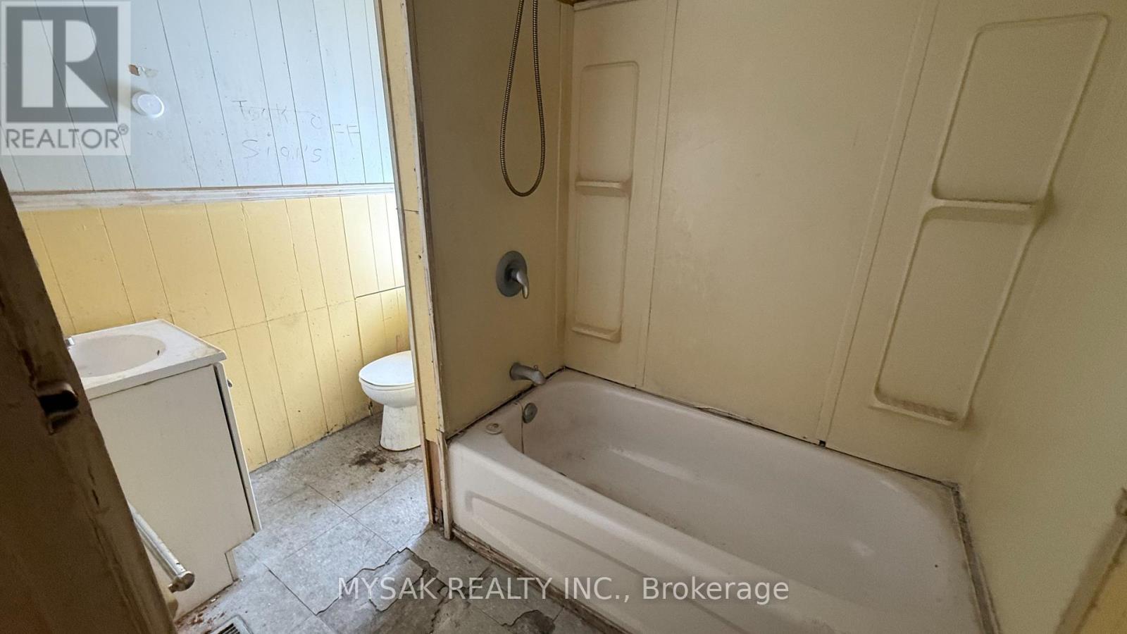 514-516 Aylmer Street N, Peterborough (Town Ward 3), Ontario  K9H 3W5 - Photo 13 - X12687340