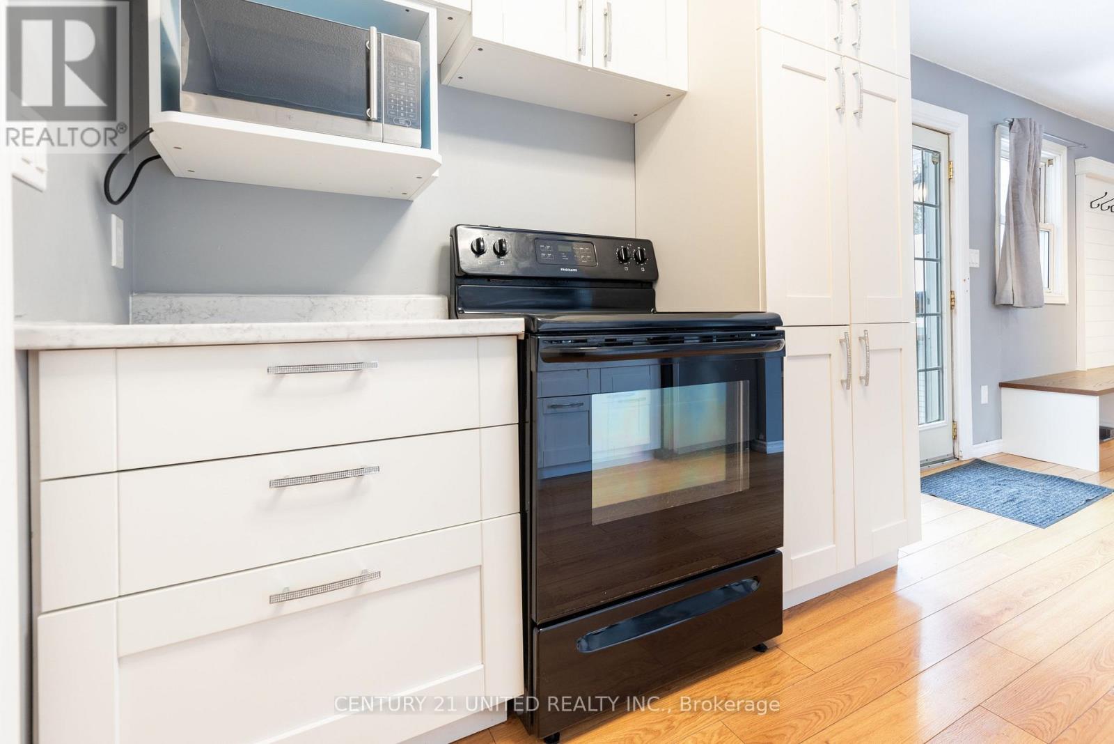 17 Lawrence Street S, Kawartha Lakes (Emily), Ontario  K9J 6X3 - Photo 16 - X12687634