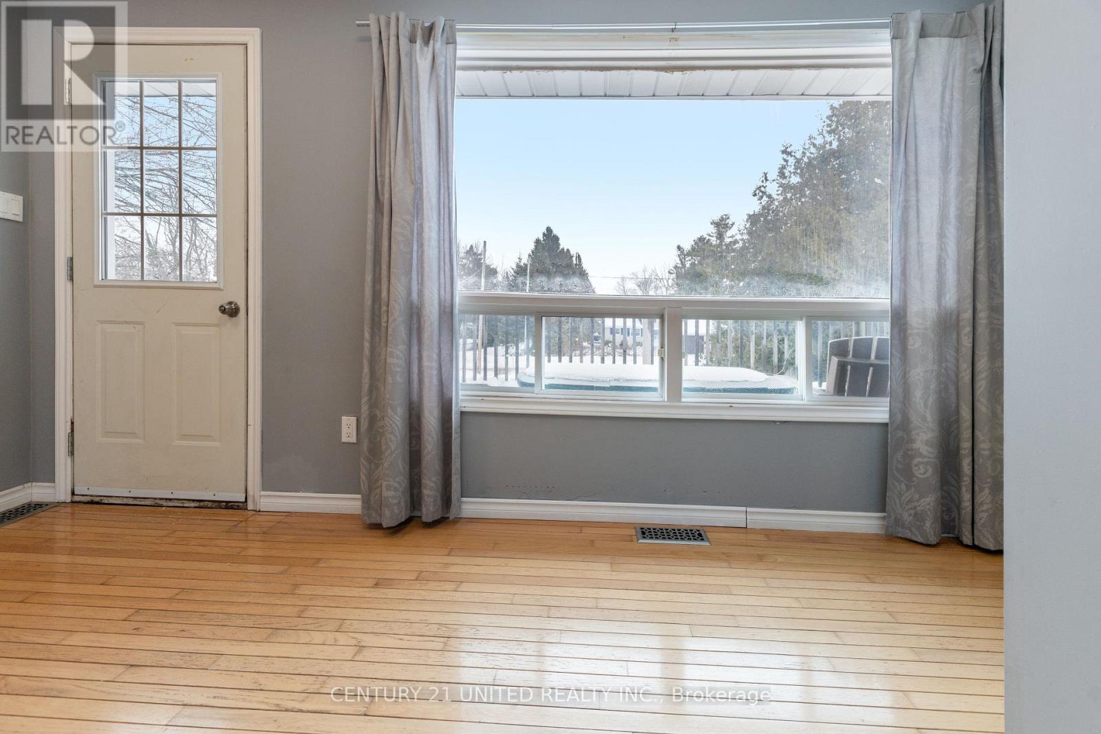 17 Lawrence Street S, Kawartha Lakes (Emily), Ontario  K9J 6X3 - Photo 21 - X12687634