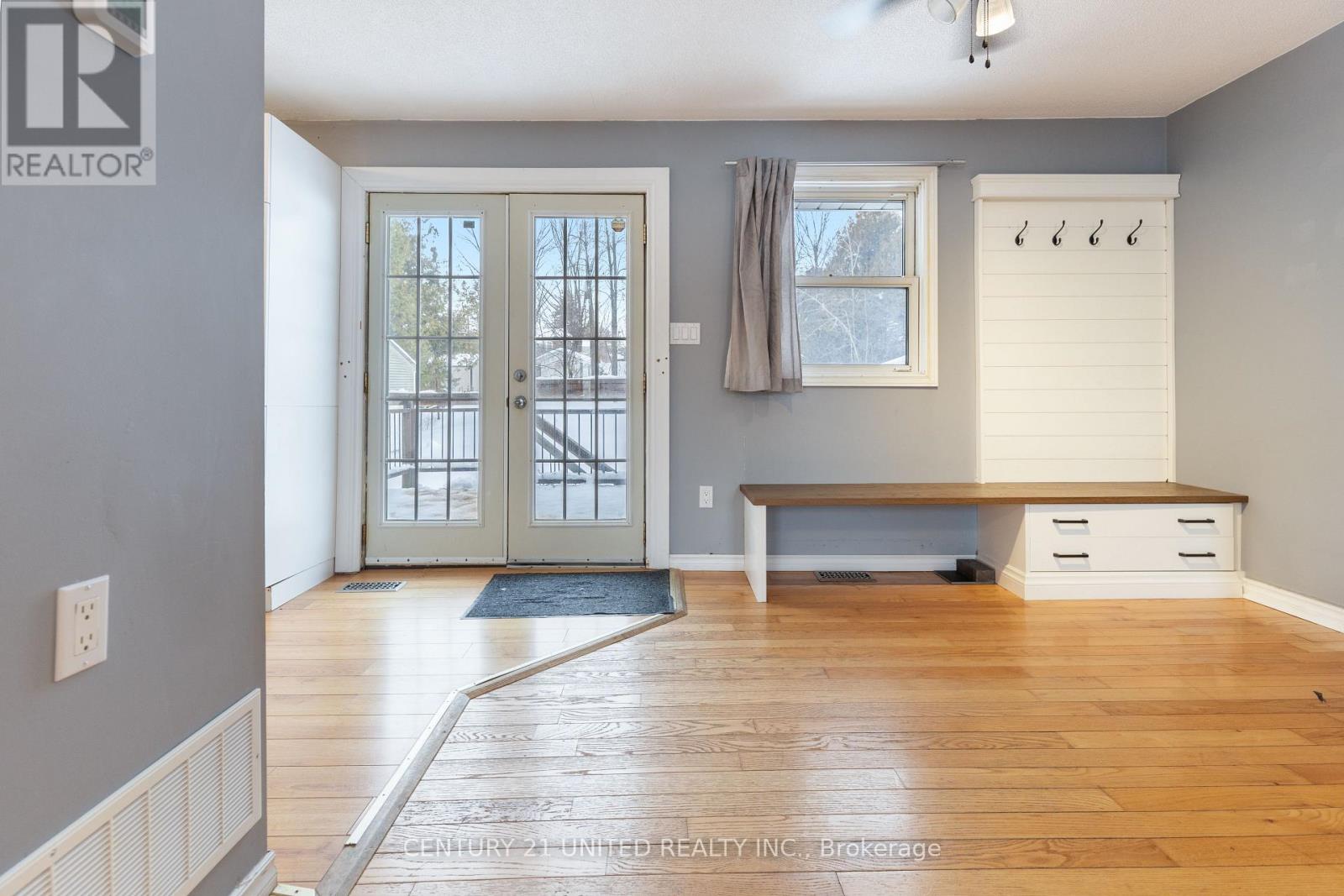 17 Lawrence Street S, Kawartha Lakes (Emily), Ontario  K9J 6X3 - Photo 5 - X12687634