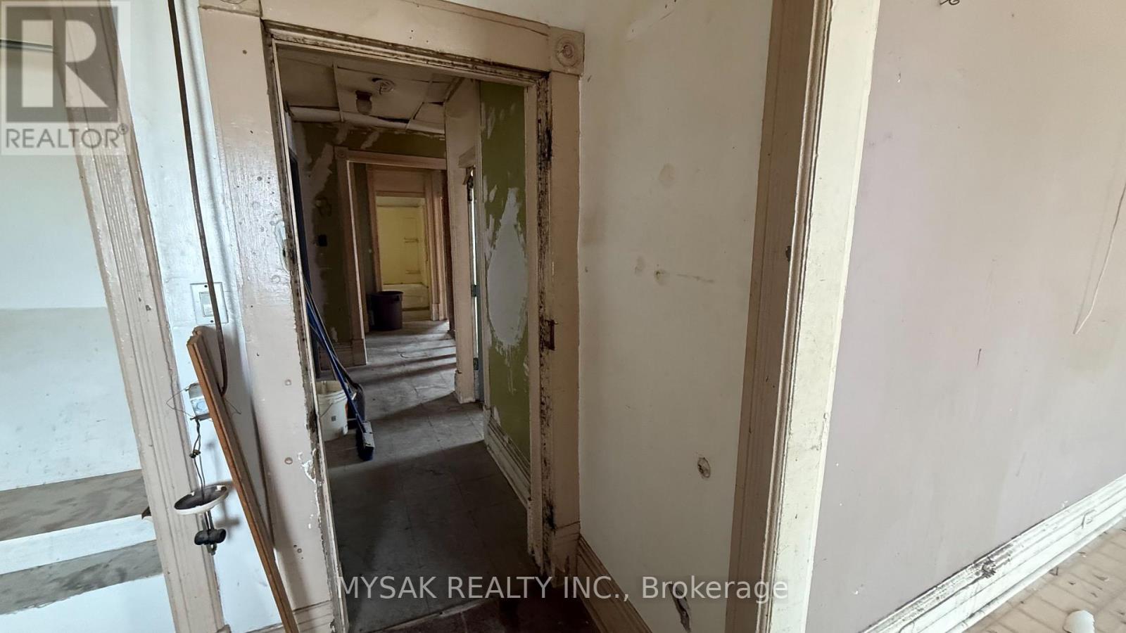 514-516 Aylmer Street N, Peterborough (Town Ward 3), Ontario  K9H 3W5 - Photo 11 - X12687566