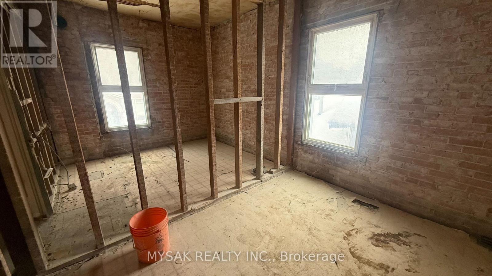 514-516 Aylmer Street N, Peterborough (Town Ward 3), Ontario  K9H 3W5 - Photo 13 - X12687566