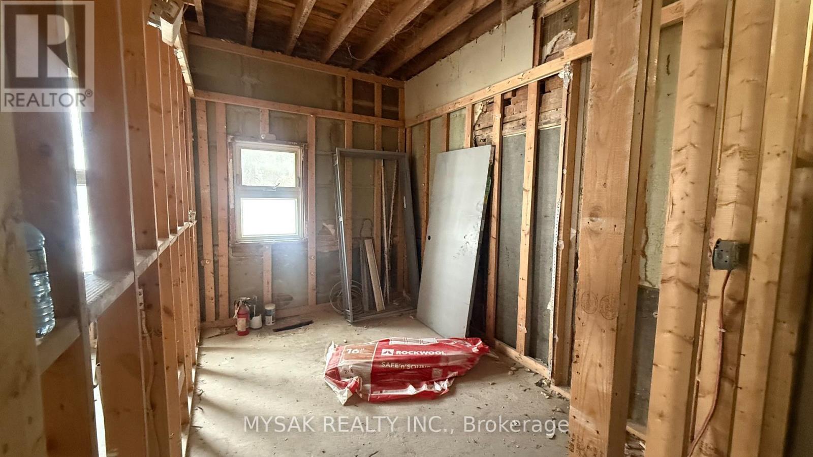 514-516 Aylmer Street N, Peterborough (Town Ward 3), Ontario  K9H 3W5 - Photo 5 - X12687566