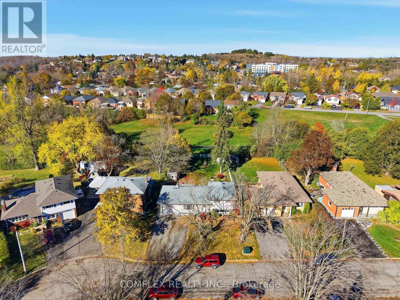 805 Highland Court, Peterborough (Northcrest Ward 5), Ontario  K9H 5K1 - Photo 4 - X12687668