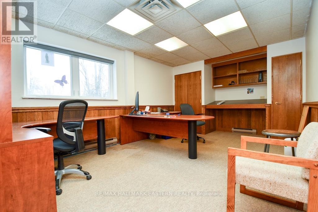 1970 Brown Line, Cavan Monaghan (Cavan-Monaghan), Ontario  K9J 6Z9 - Photo 14 - X12688728