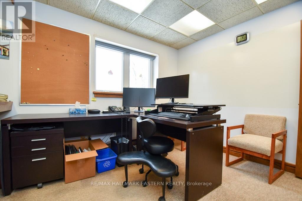 1970 Brown Line, Cavan Monaghan (Cavan-Monaghan), Ontario  K9J 6Z9 - Photo 15 - X12688728