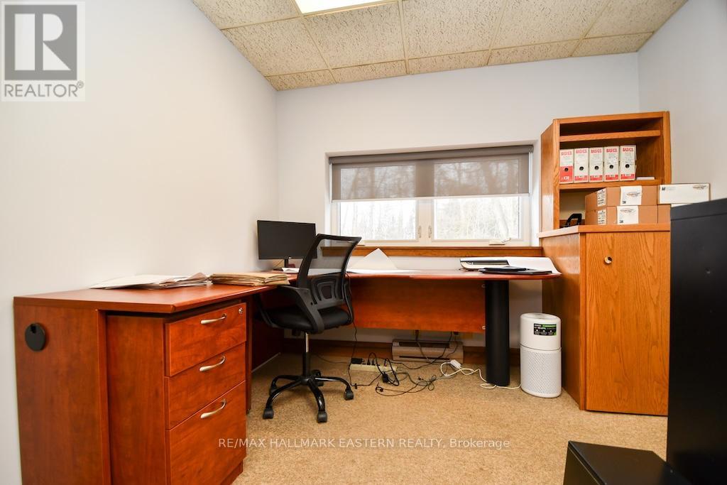 1970 Brown Line, Cavan Monaghan (Cavan-Monaghan), Ontario  K9J 6Z9 - Photo 16 - X12688728