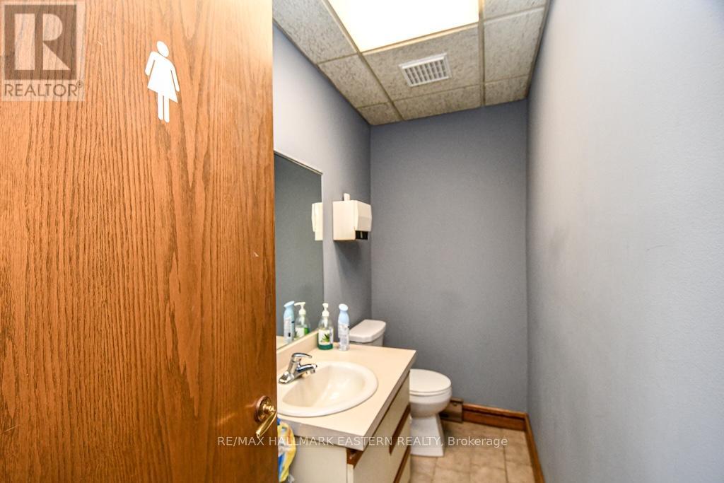 1970 Brown Line, Cavan Monaghan (Cavan-Monaghan), Ontario  K9J 6Z9 - Photo 26 - X12688728