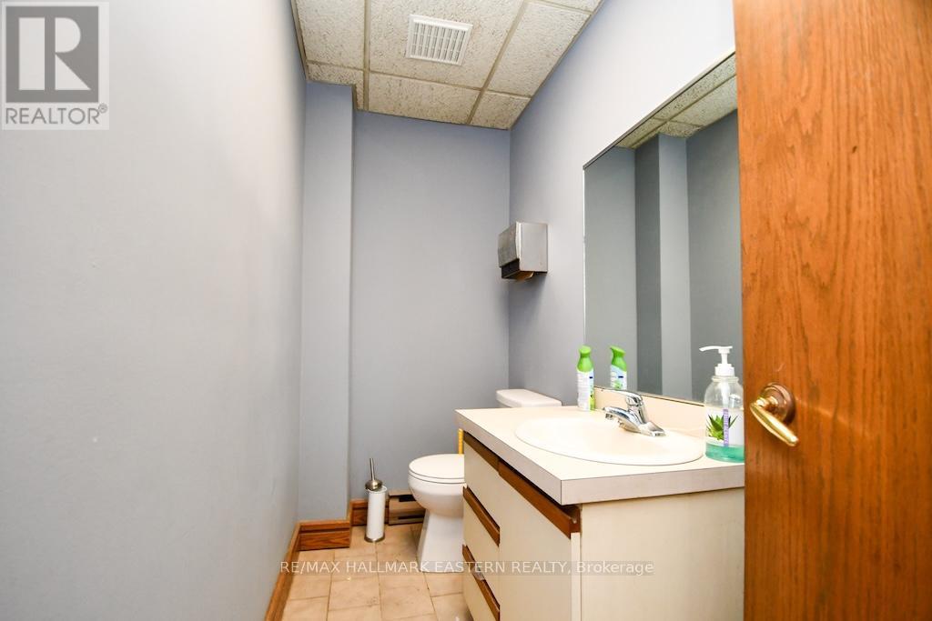 1970 Brown Line, Cavan Monaghan (Cavan-Monaghan), Ontario  K9J 6Z9 - Photo 27 - X12688728