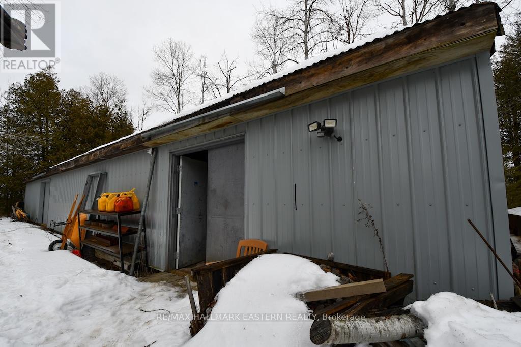 1970 Brown Line, Cavan Monaghan (Cavan-Monaghan), Ontario  K9J 6Z9 - Photo 31 - X12688728