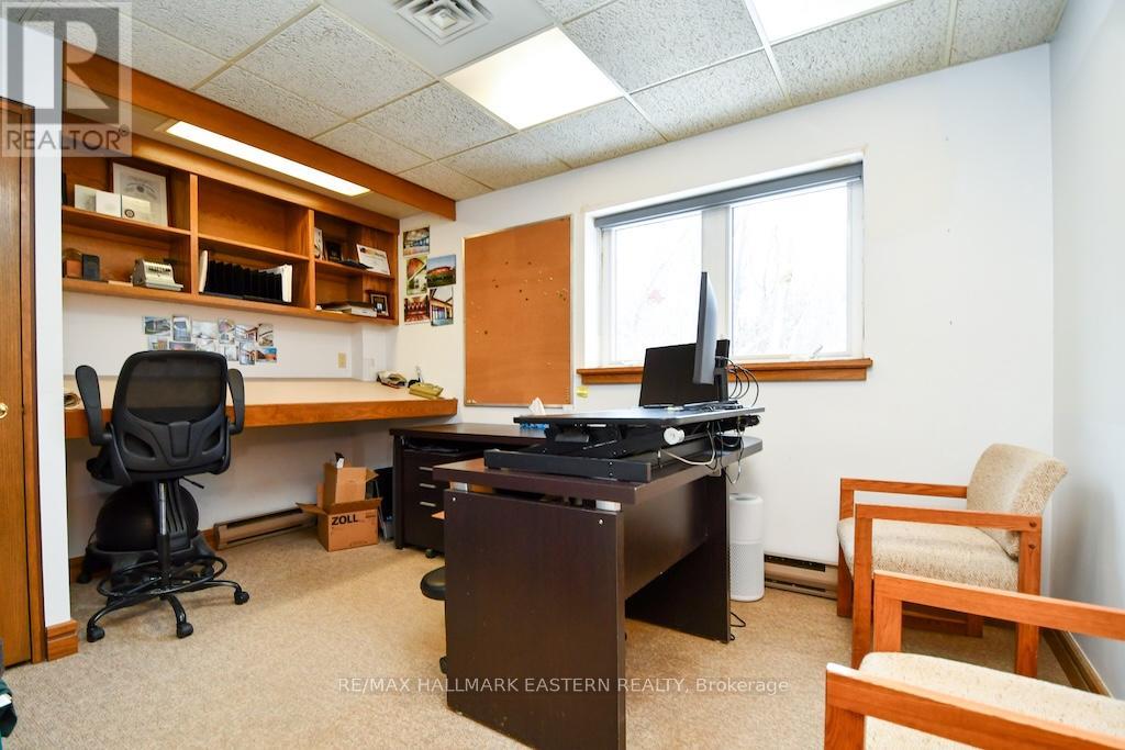 1970 Brown Line, Cavan Monaghan (Cavan-Monaghan), Ontario  K9J 6Z9 - Photo 7 - X12688728