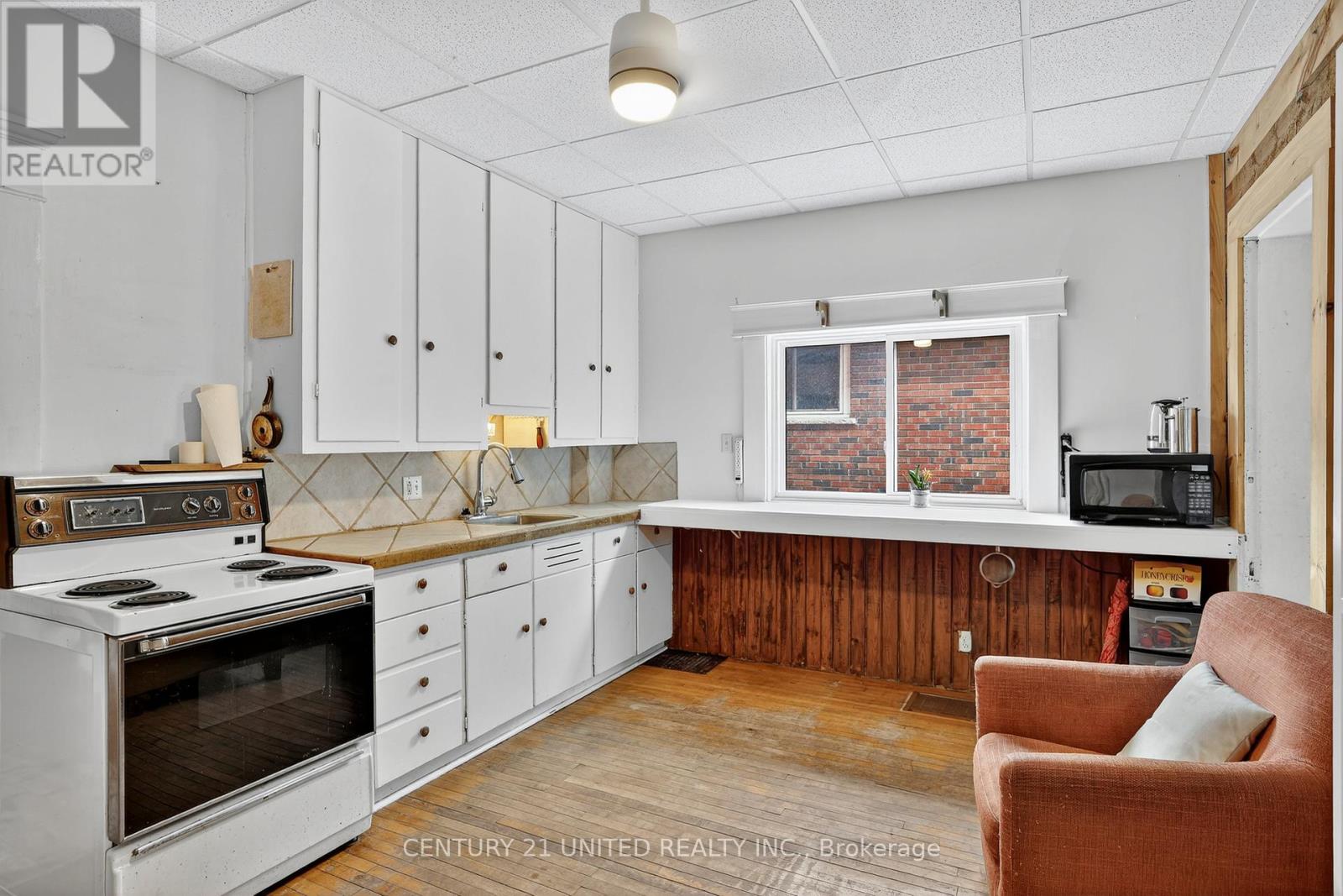 201 Romaine Street, Peterborough (Otonabee Ward 1), Ontario  K9J 2C3 - Photo 11 - X12688938