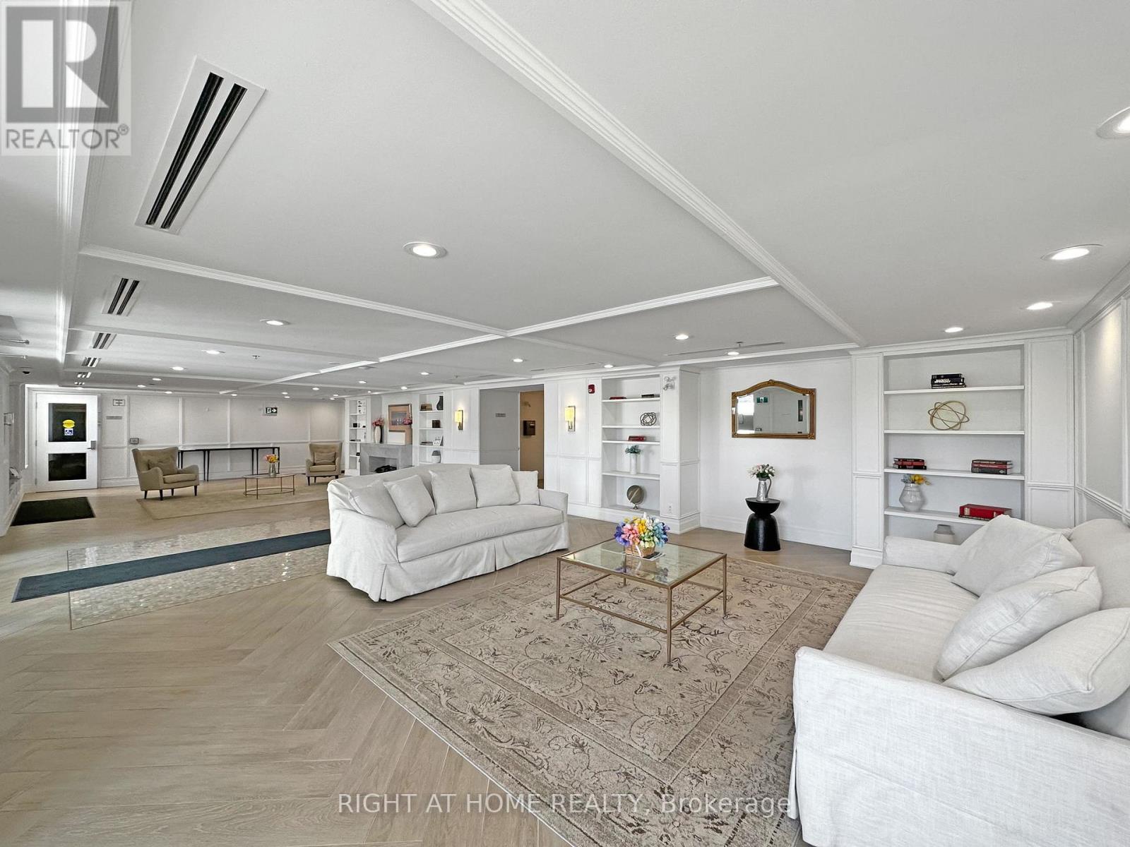 412 - 21 Brookhouse Drive, Clarington (Newcastle), Ontario  L1B 0V4 - Photo 4 - E12690118